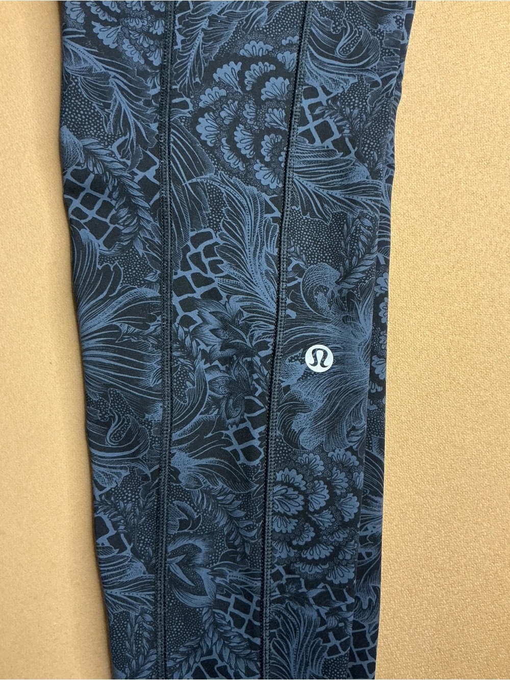 Lululemon Run On Tight 25" Nouveau Mach Blue Black Floral Size 6